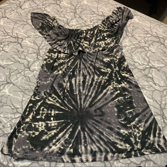 Tops - MUST GO!! Lida Collection Gray Tie Dye Sleeveless Top Size S/M